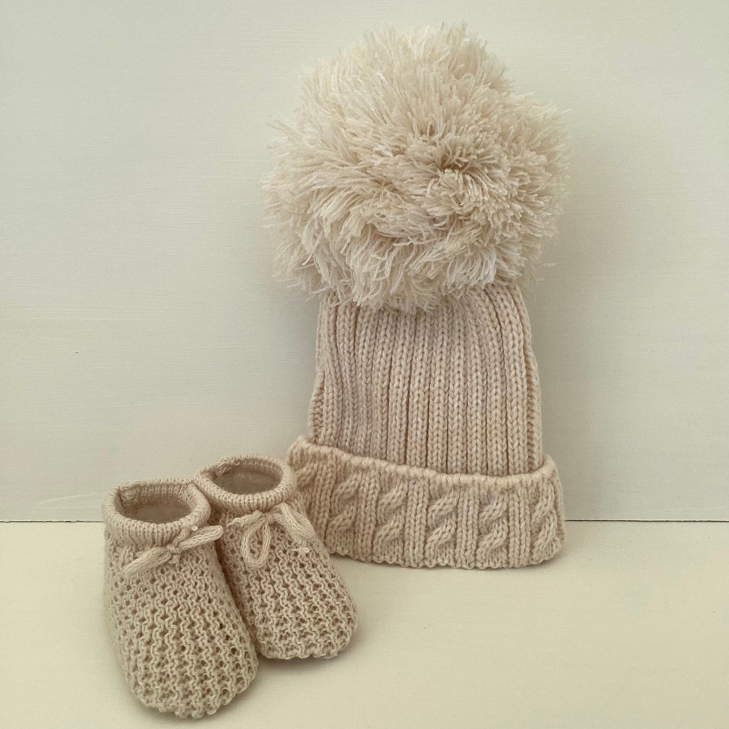 SULLY- Brown bear comforter with luxury onsie and white bobble blanket gift box