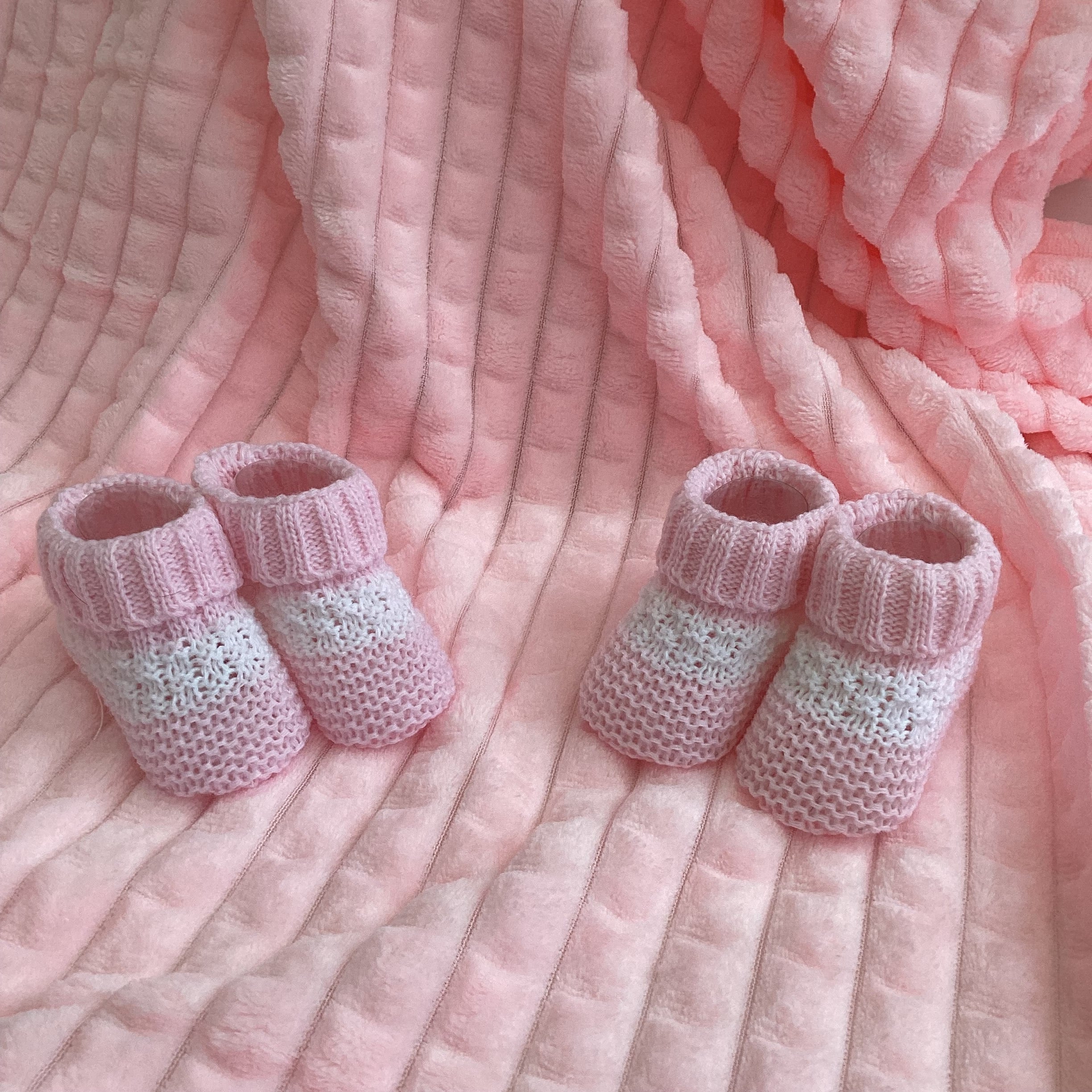 Newborn Twins Matching Outfits |TABITHA & TAYA Luxury Dandelion Baby Clothing Giftset