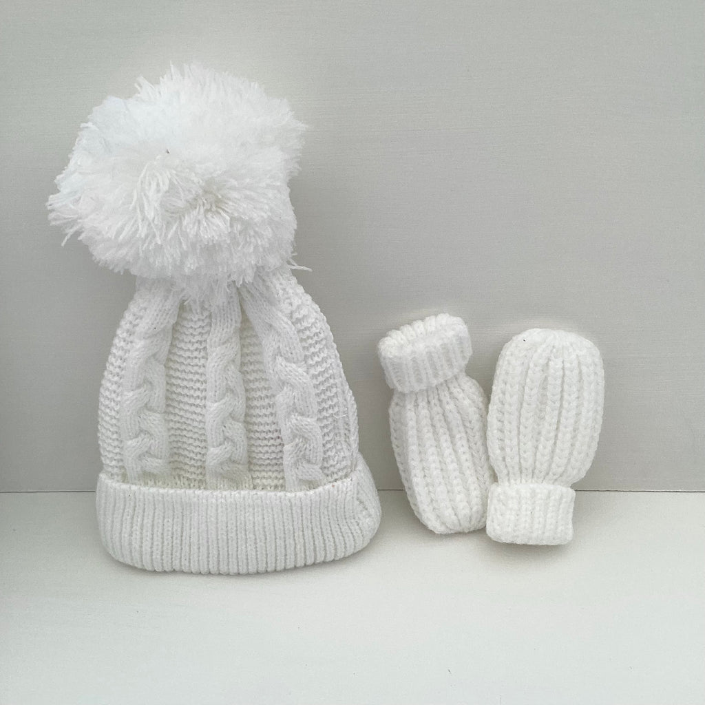 Unisex Baby Gift | SAMMIE | Giraffe Teddy and White Essentials Giftset